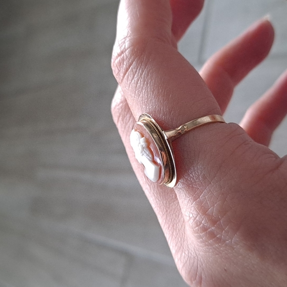 14K gold cameo ring - Picture 11 of 13